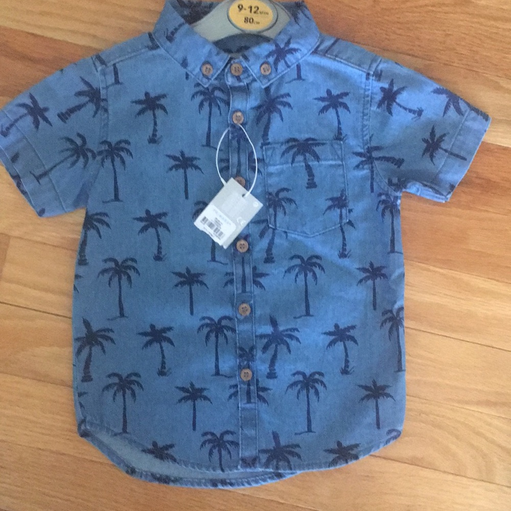 Cute button up! NWT purchased in 🇫🇷